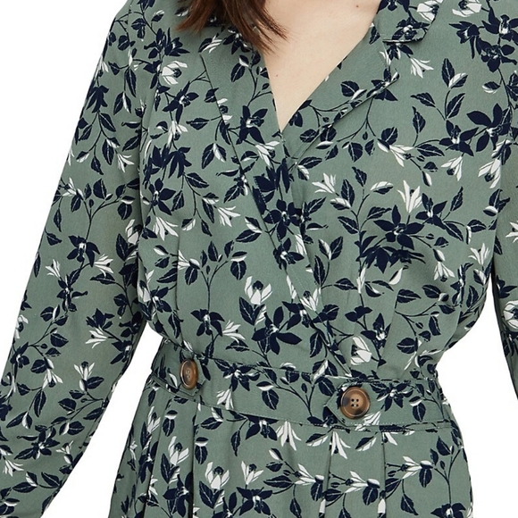 Vero Moda Viola Green Floral Print Blouse with Buttons (Small) - Picture 4 of 11